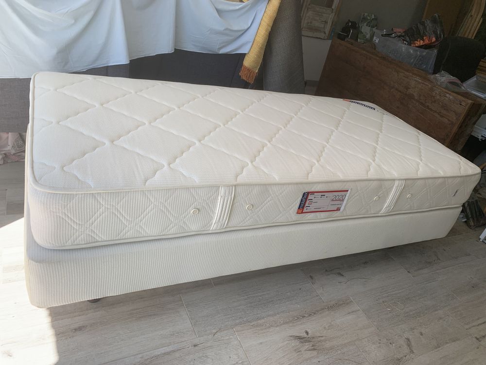 Cama solteiro com colchão