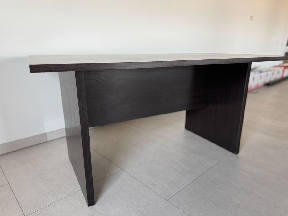 Stół do jadalni/biura 150x100 elegancki i solidny