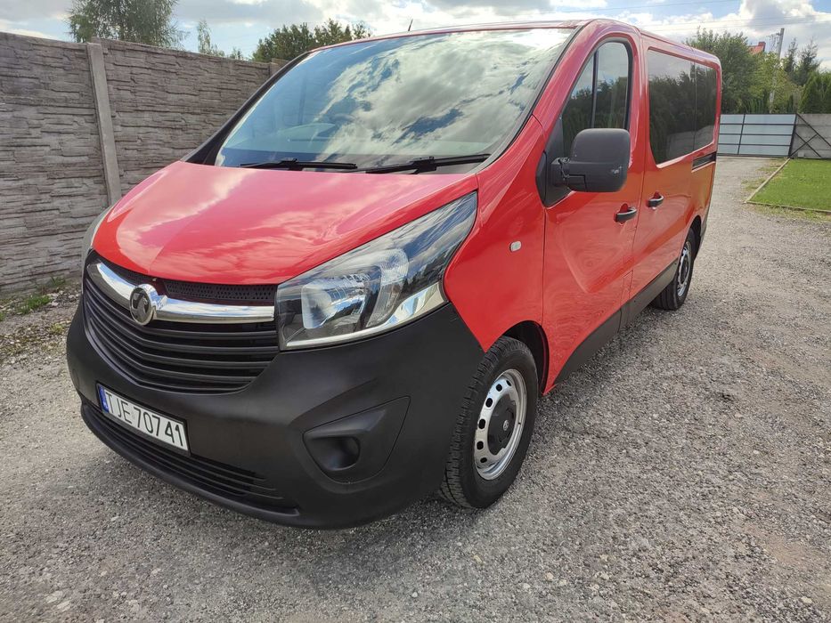 Opel vivaro  9- cio osobowy 2015 rok