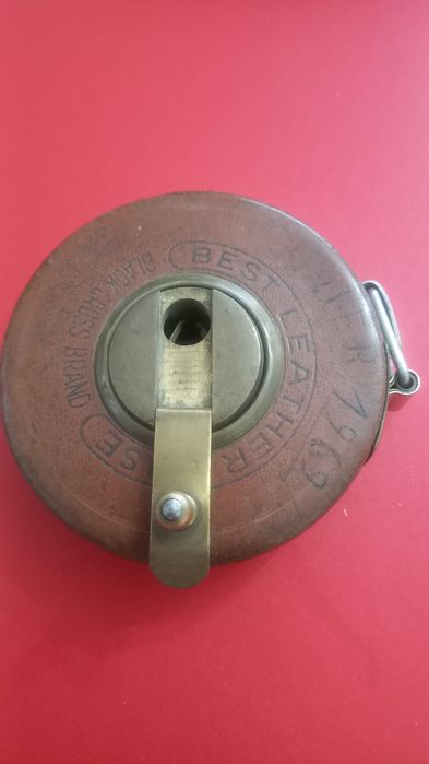 Fita métrica manual.