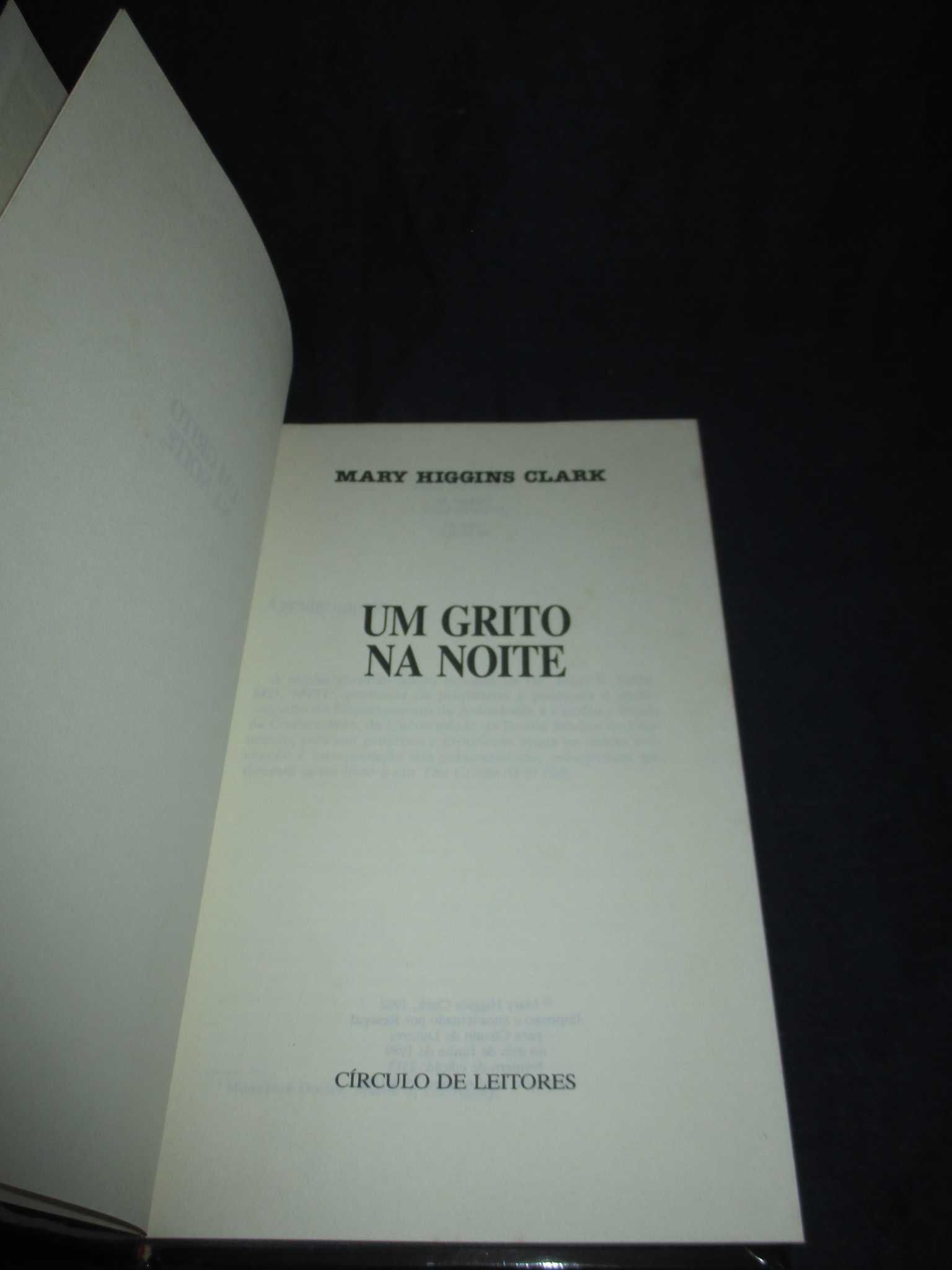 Livro Um Grito na Noite Mary Higgins Clark