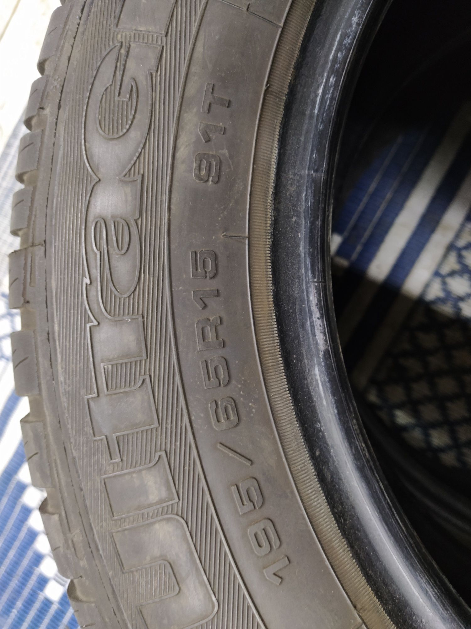 2 Opony zimowe 195/65r15 GOODYEAR 8mm