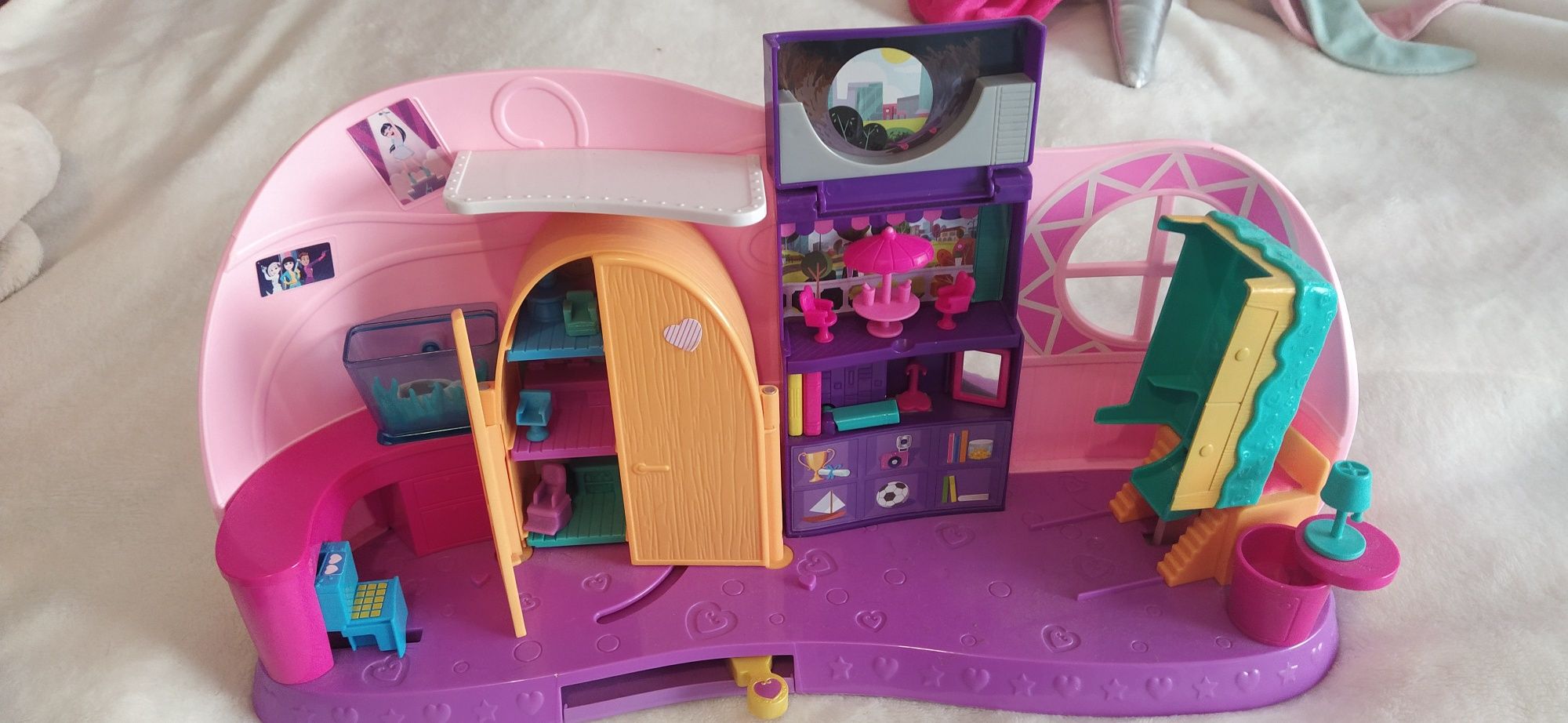 Polly Pocket playset