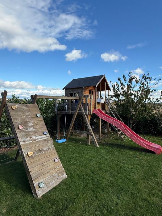 Domek drewniany dla dzieci