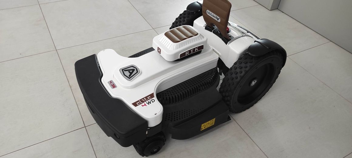 Kosiarka automatyczna Ambrogio NextLINE 4.36 4WD >6000m2 robot koszący