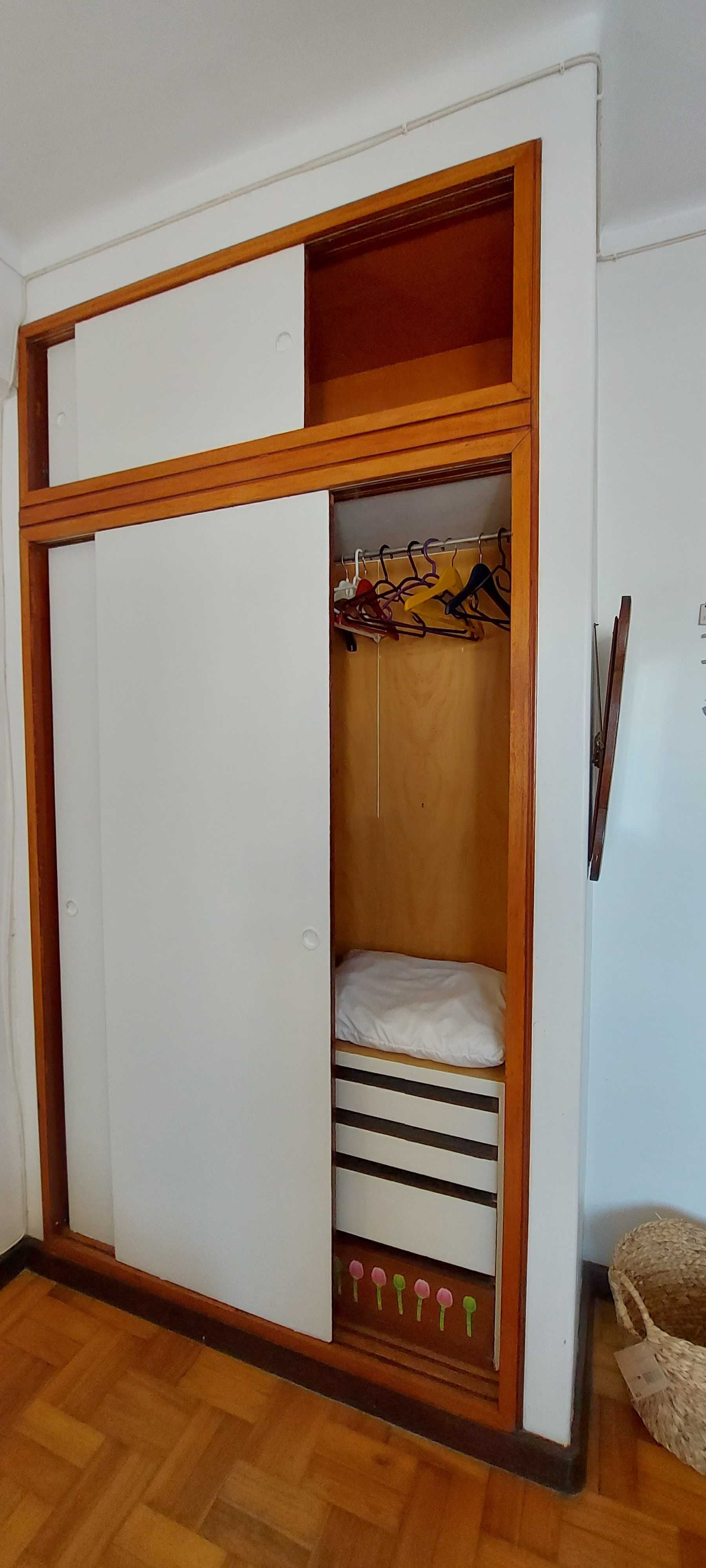 Quarto com casa de banho privativa