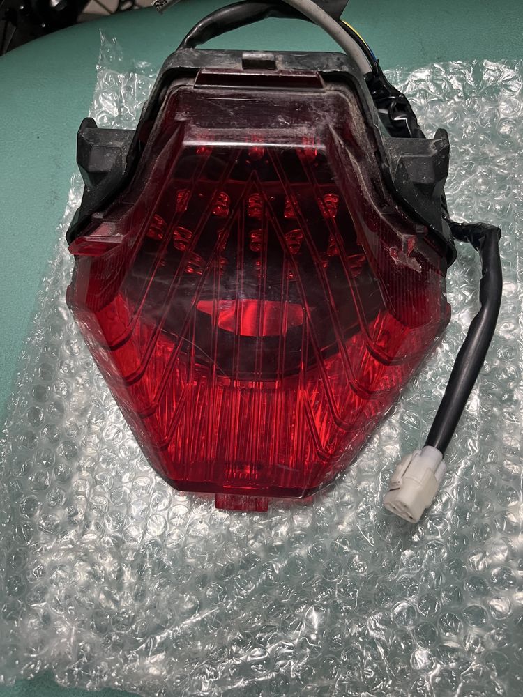 Farol original mt07