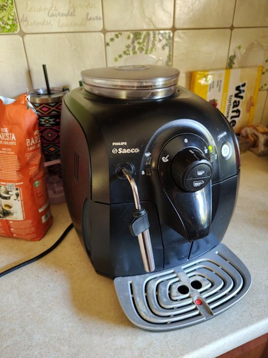 Philips Saeco XSmall mały ekspres do kawy ceramiczny młynek HD8745