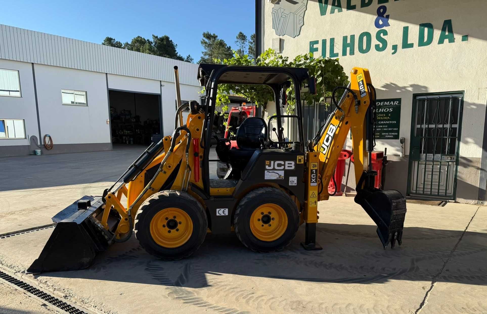 JCB 1CX, ano 2016