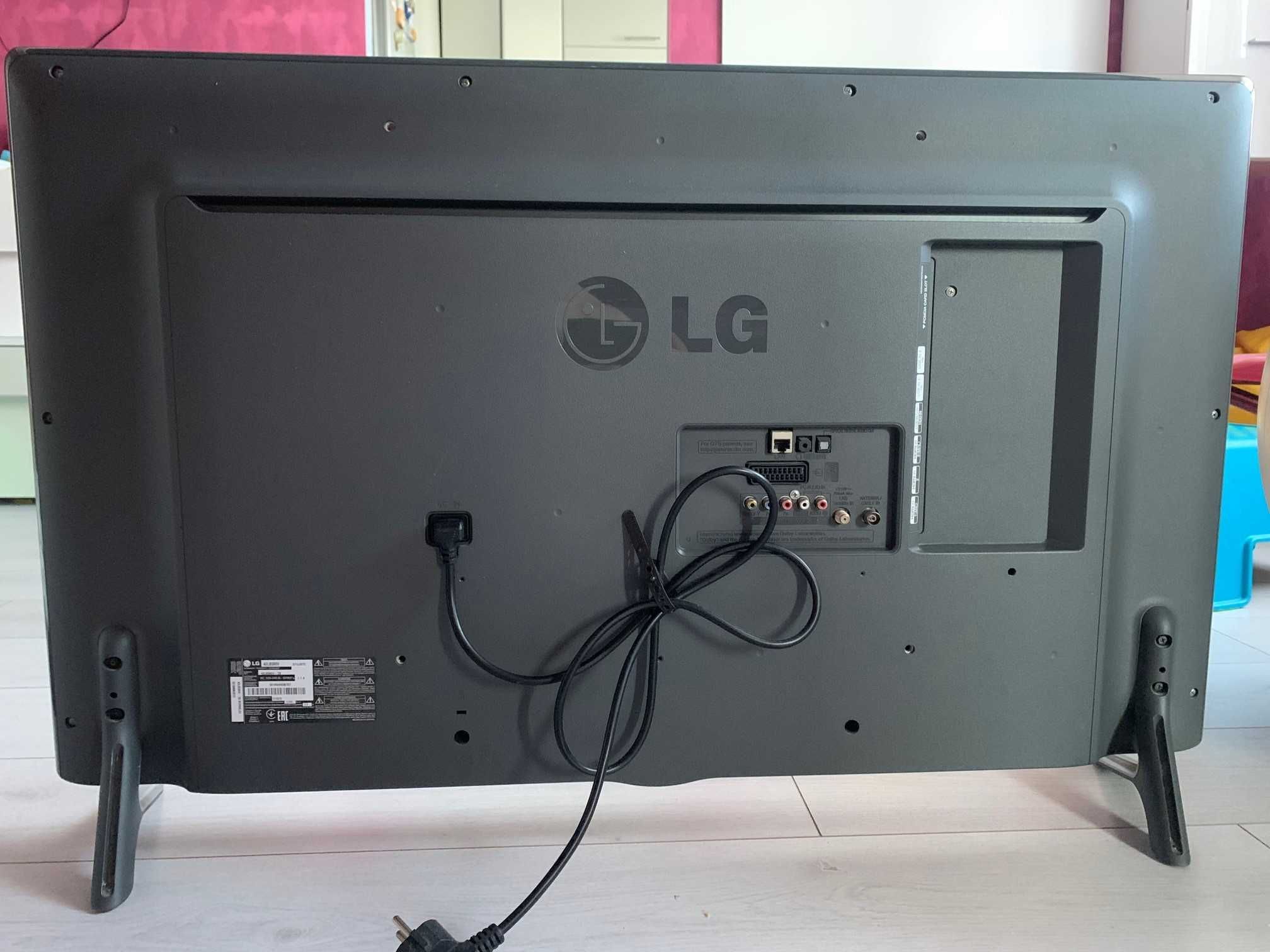 Продам разбитый телевизор LG на запчасти