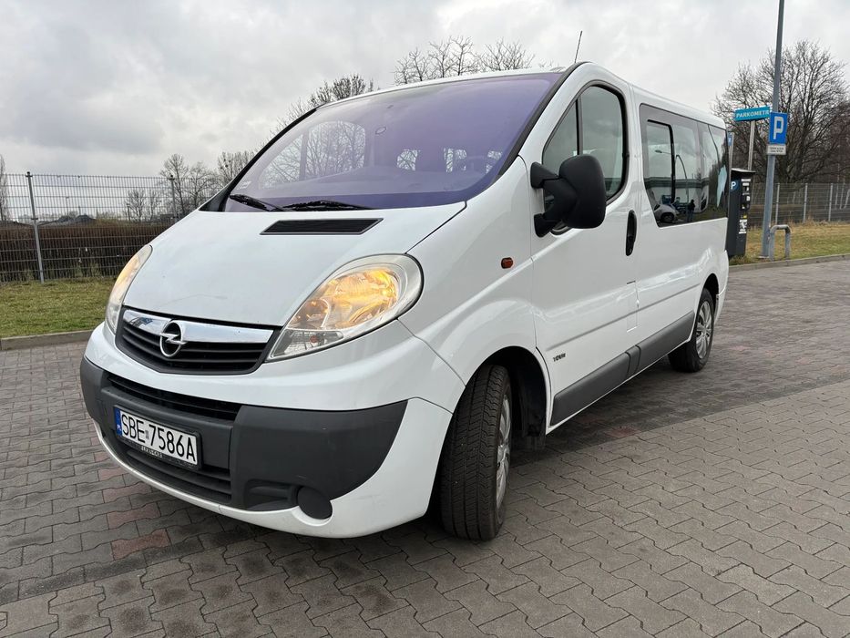 Opel Vivaro Opel Vivaro A Tour - stan bardzo dobry