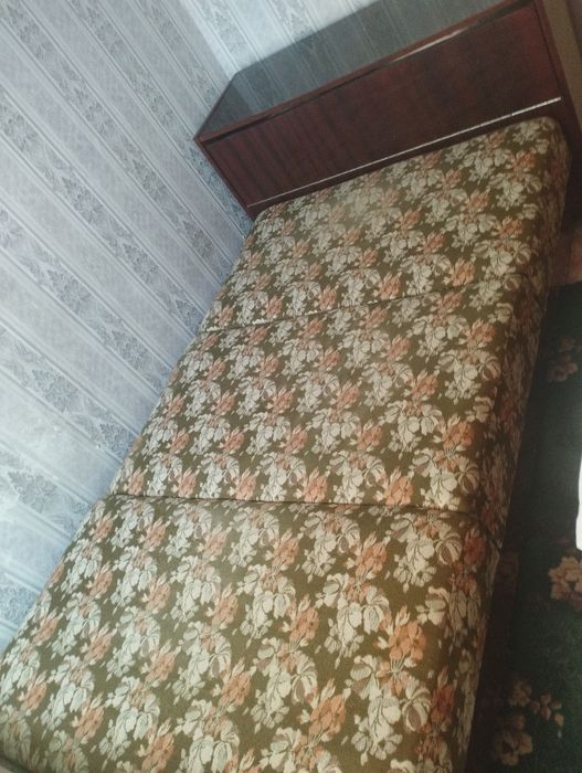 Продамо ліжко з тумбою