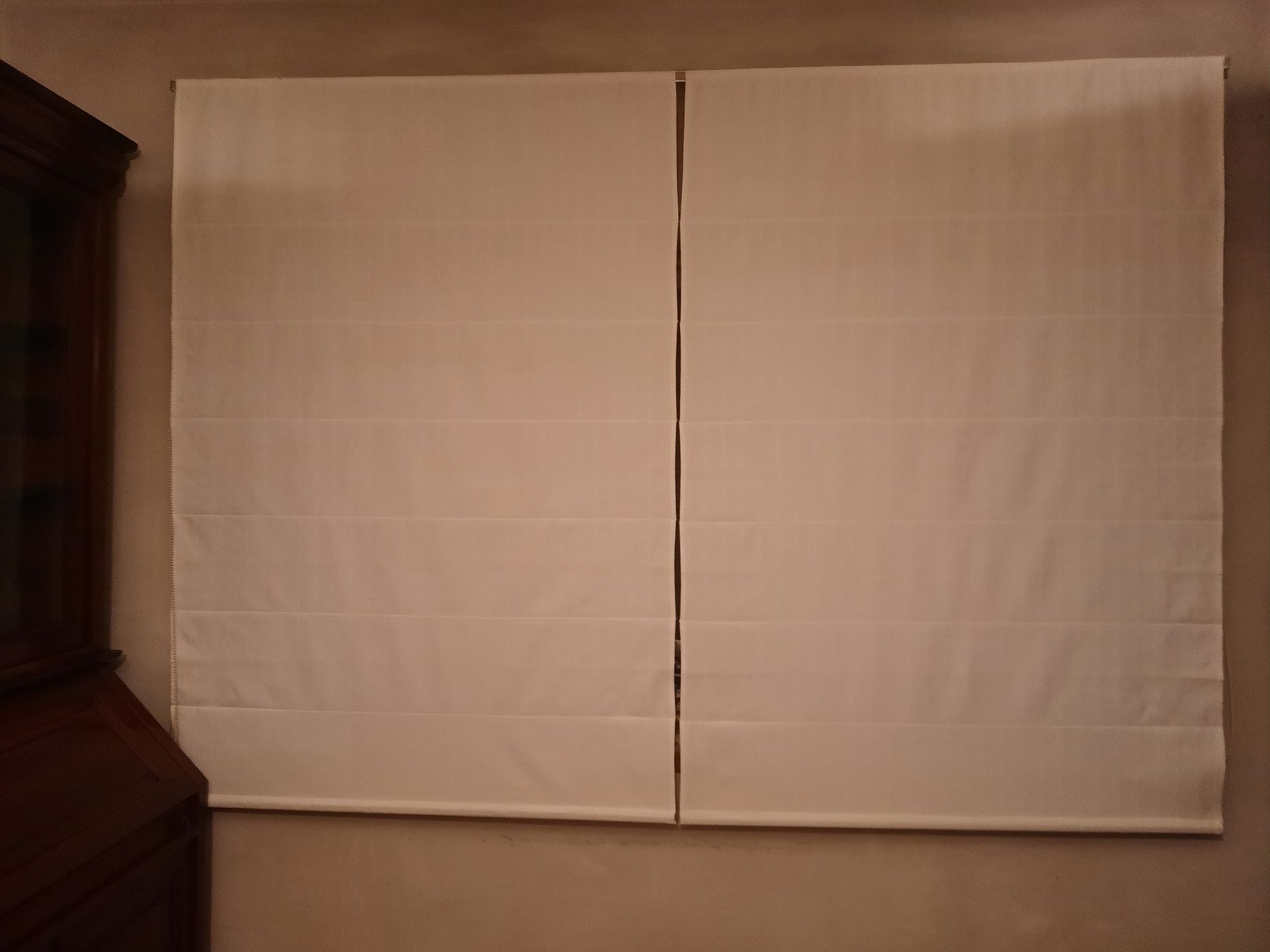2 cortinas com romanetes