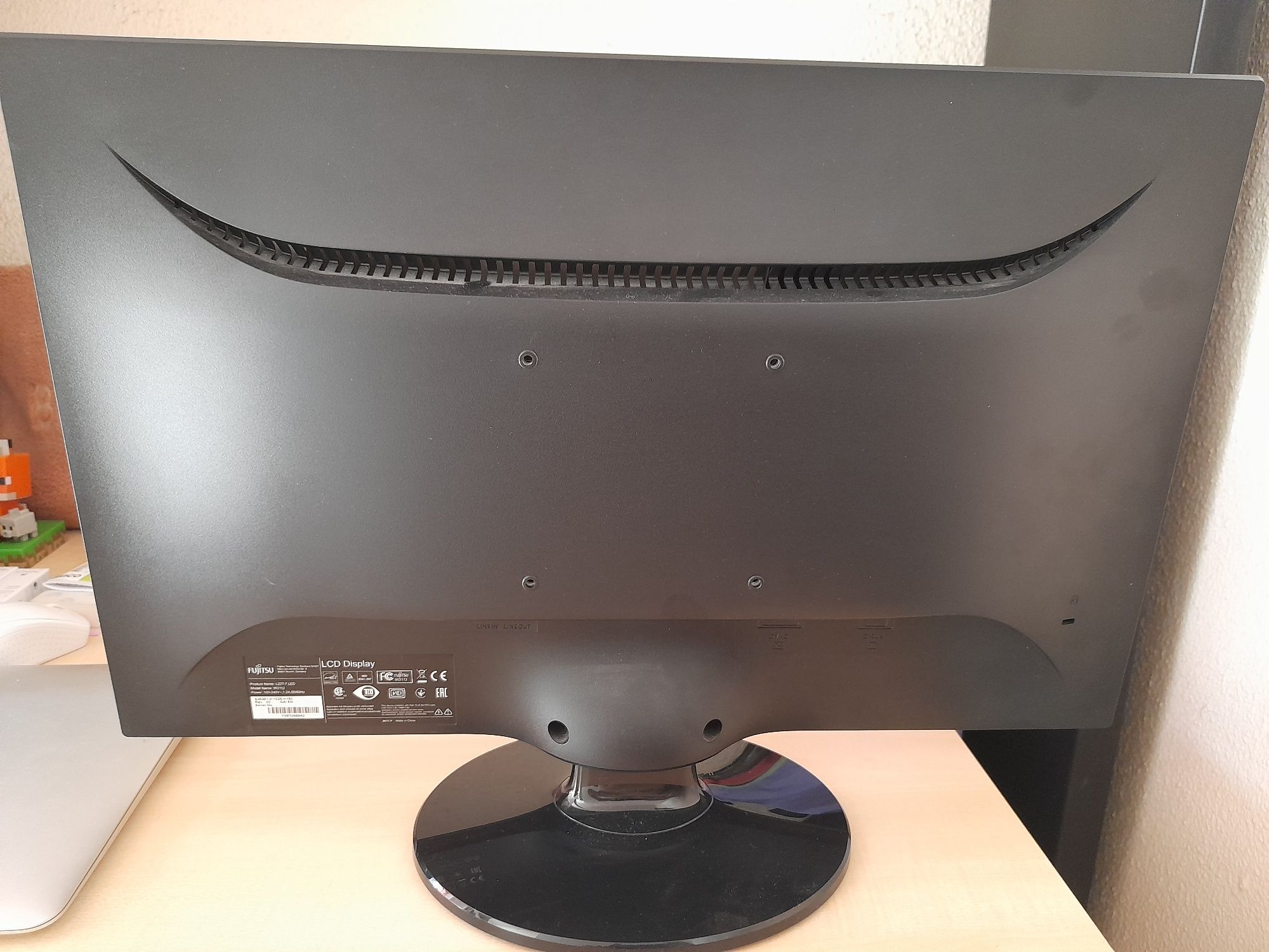 Monitor Fujitsu usado