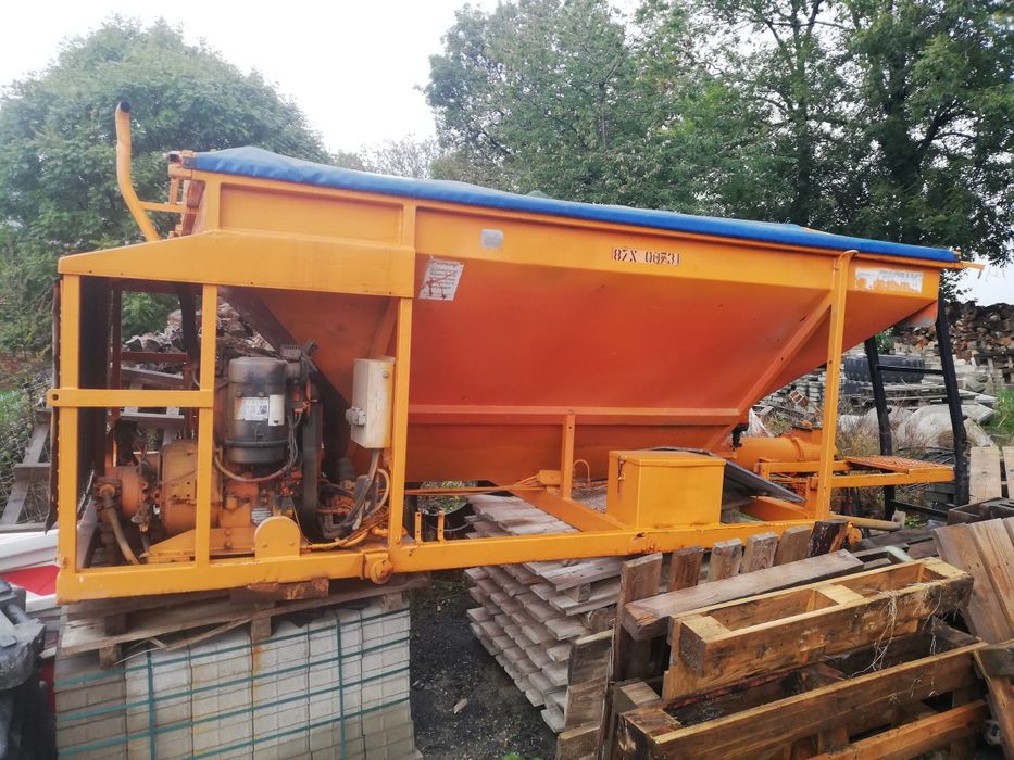 Piaskarka solarka posypywarka silnik