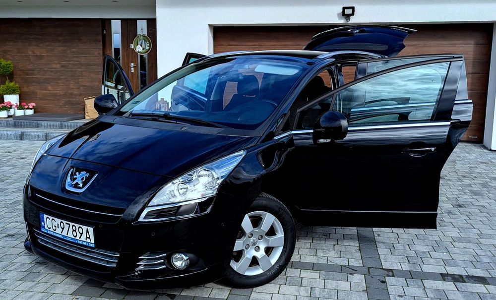 Peugeot 5008 1,6 16v 156km klimatronic alu navi panoramadach 7 osobowy
