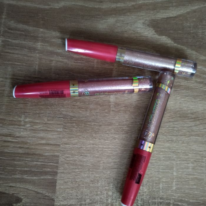 Блеск для губ Новый