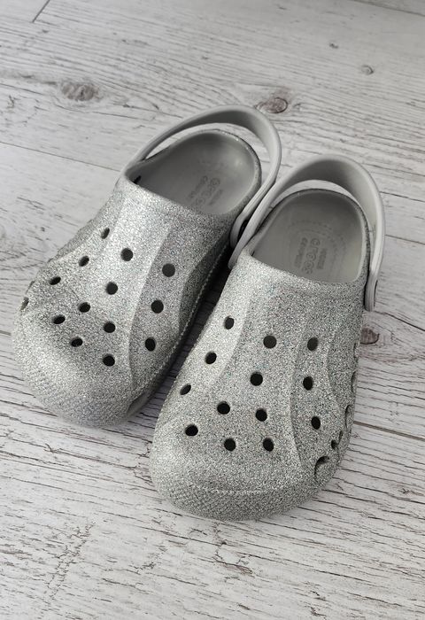 Buty crocs srebrne