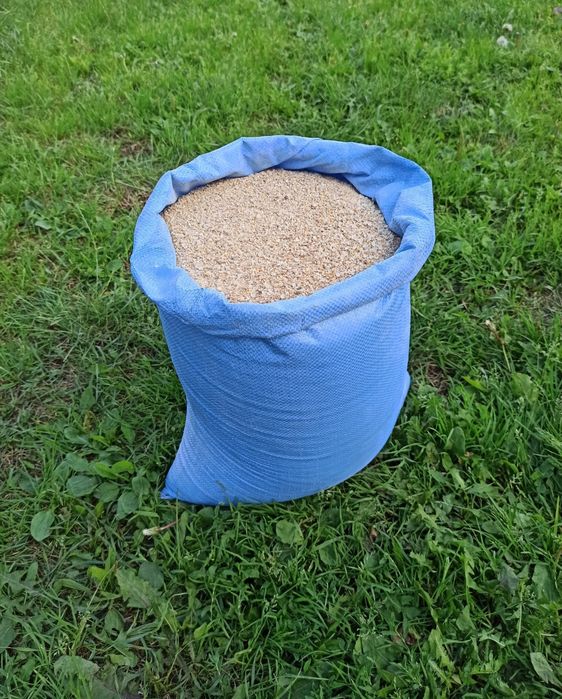 Śruta pszenna mieszanka dla kur gołębi drobiu