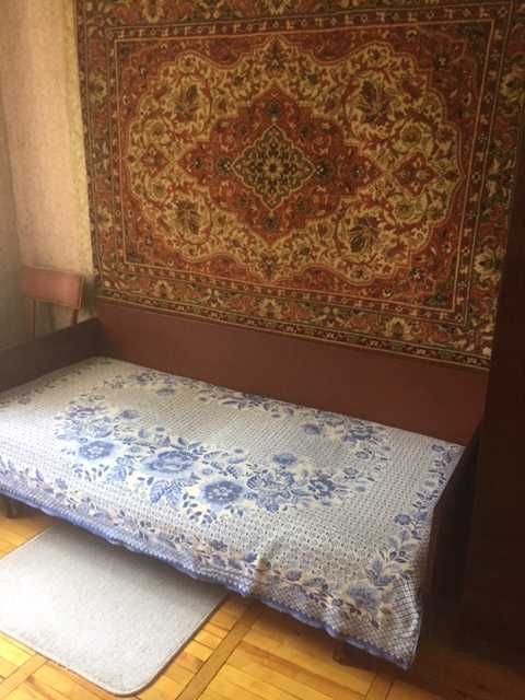 Продаю власну 2-х кімнатну квартиру по вулиці Нижньодніпровській