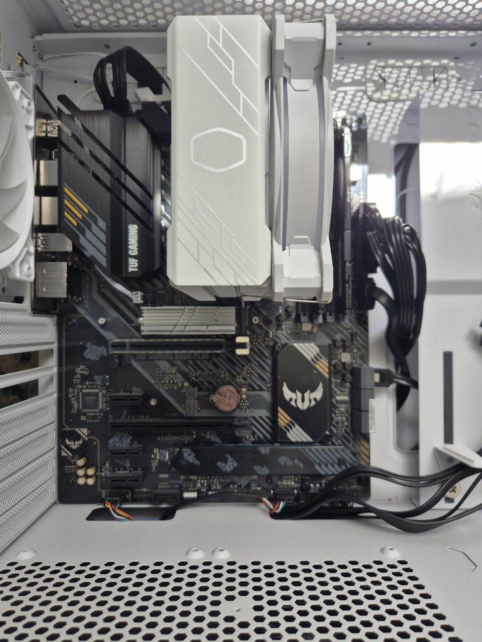 Материнська плата Asus Tuf gaming b550 plus