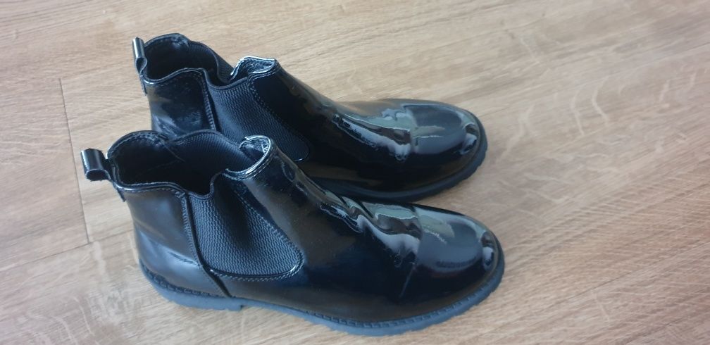 C&A lakierowane botki rozmiar  40