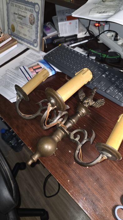 Piękny mosiężny kinkiet