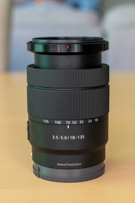 Obiektyw Sony E 18-135mm F3.5-5.6 OSS