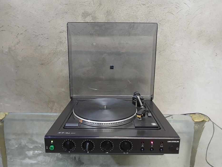 Gramofon z wbudowanym wzmacniaczem - Universum FV 5581 B