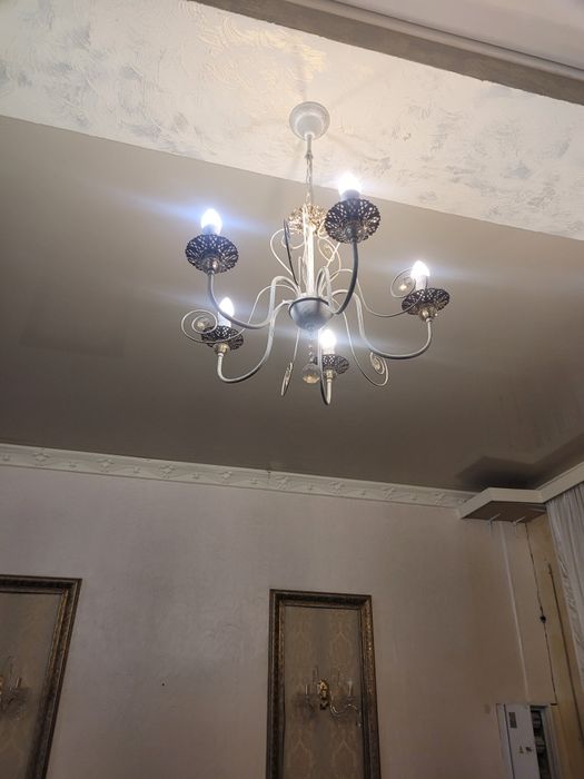 Прожам люстры б/у