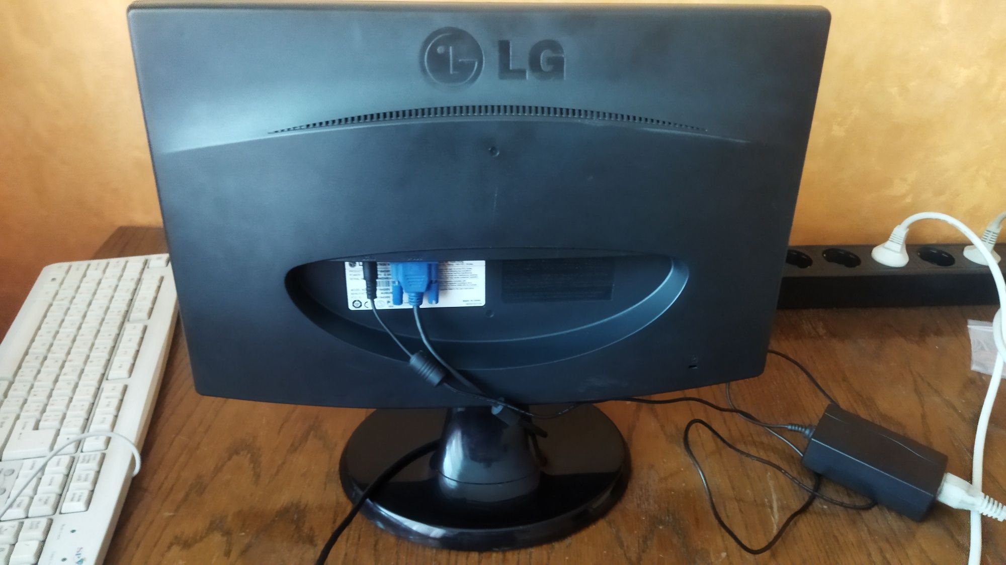 Монітор LG 1943SE