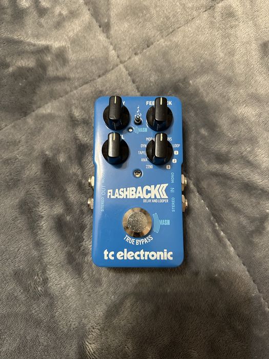 Diversos pedais de guitarra em bom estado