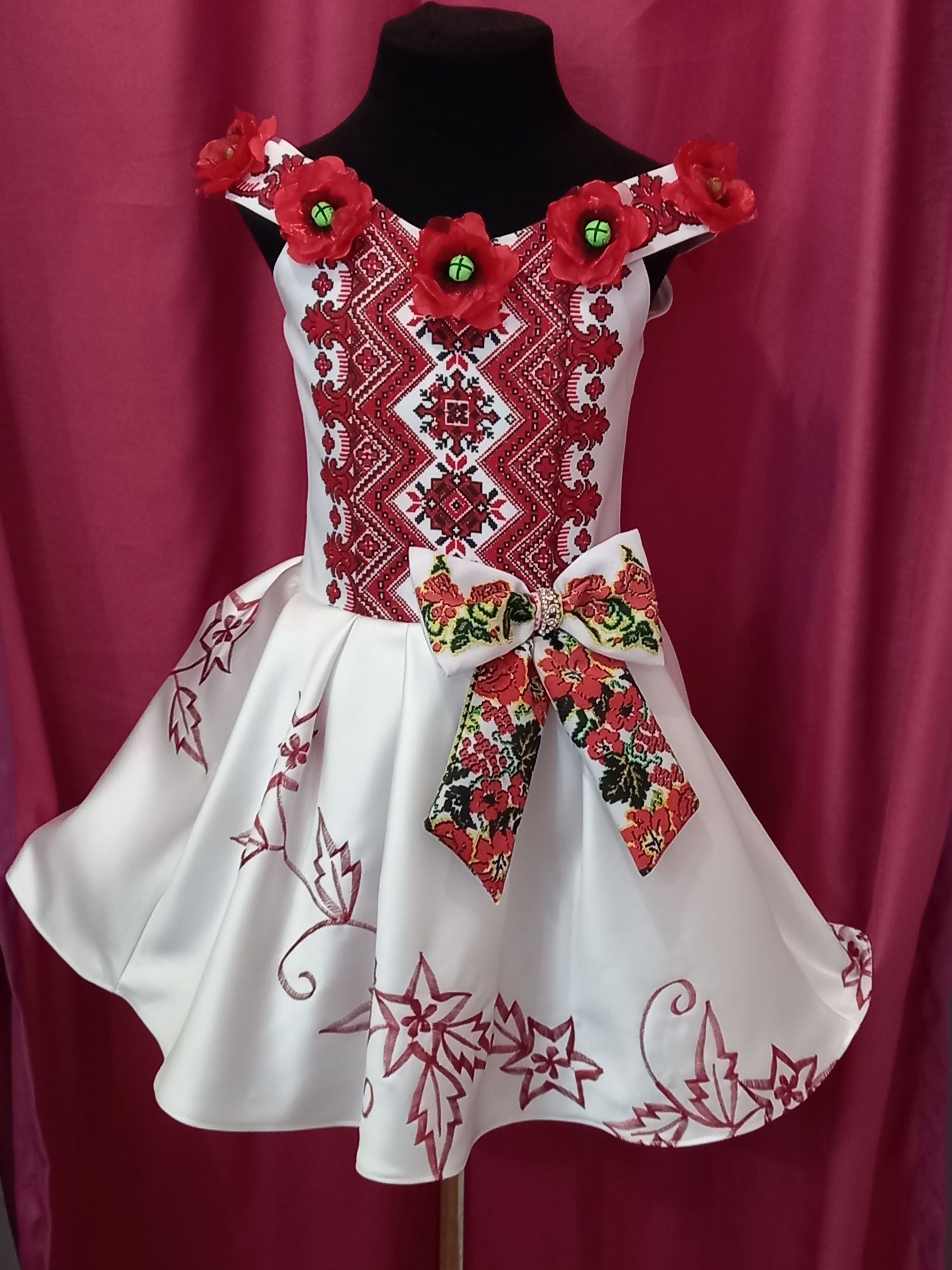 Платье в украинском стиле .