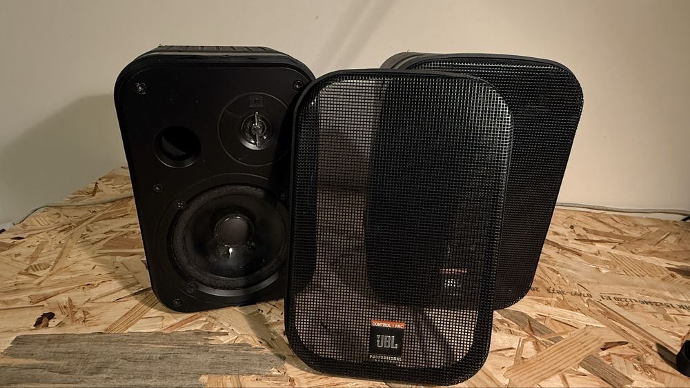 JBL Control 1 Pro – Par de colunas profissionais
