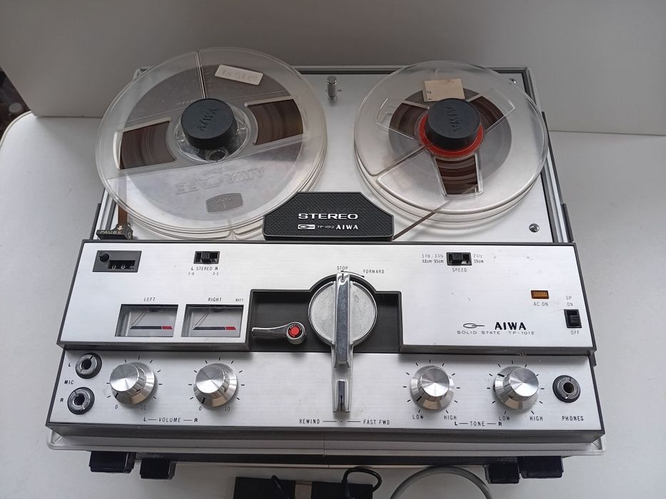 Gravador e leitor Aiwa - TP1012