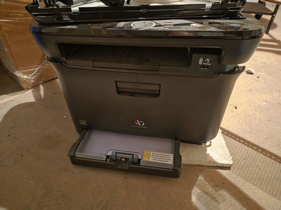 Sprzedam w calosci lub na części urzadzenie samsung clx-3175