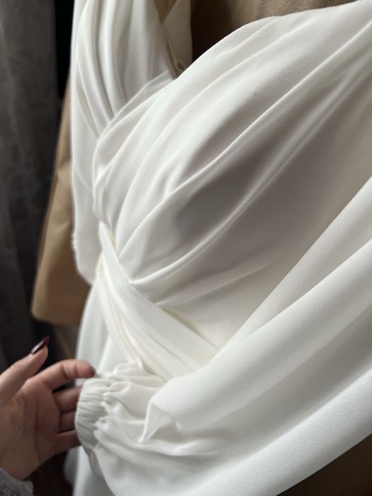 Продам весільньу сукнню