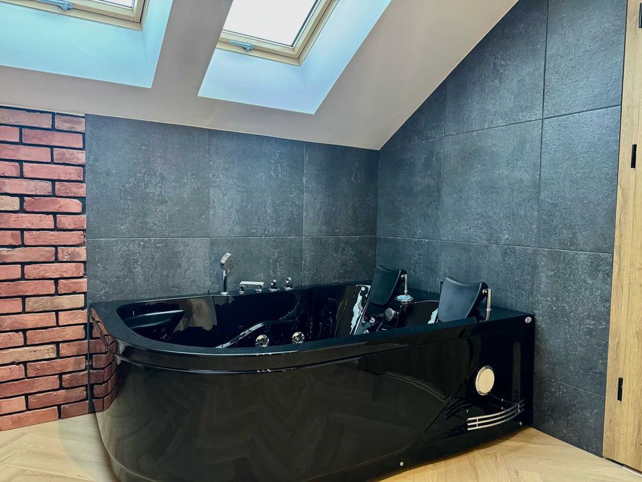 Wynajem nowocznego Apartamentu w korzystnej cenie/wanna z hydromasazem