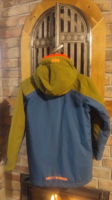 Kurtka Helly Hansen, lekko ocieplana 140 cm stan idealny