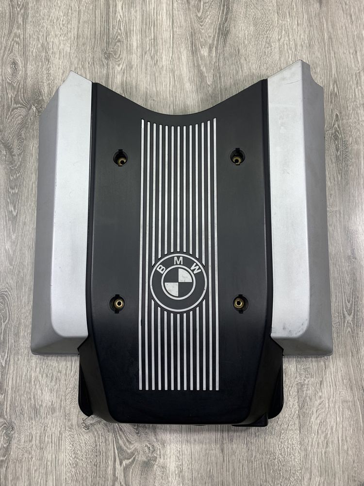 Декоративна Кришка Двигуна BMW E32 E34 M60