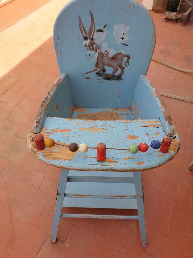Cadeira antiga de criança madeira