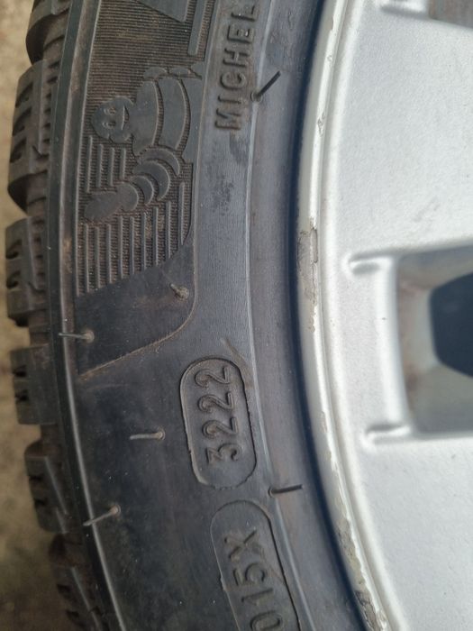 Koła  zimowe BMW 215/45R16 alufelgi z oponami