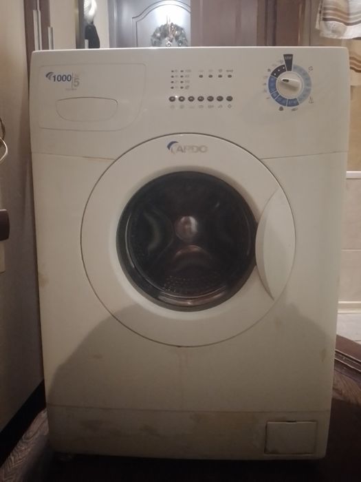 ПРОДАМ пралну машину ,,АРДО,, на запчастини.