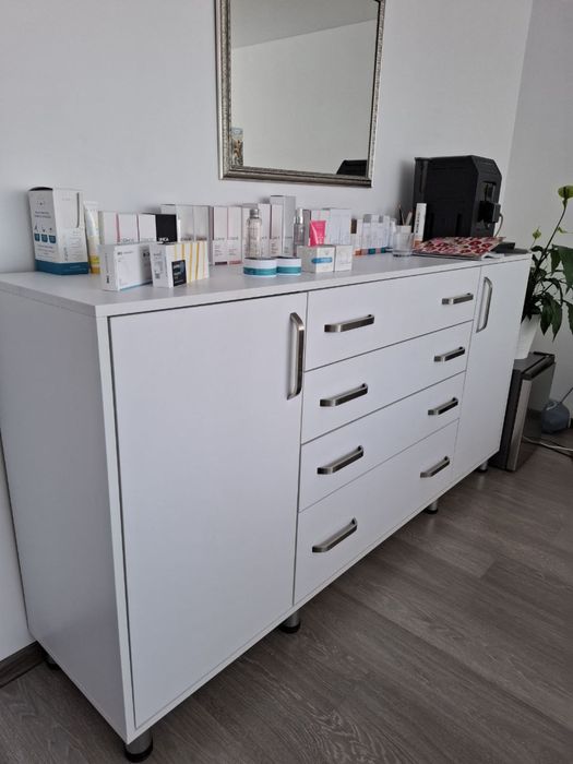 Диван розкладний,стіл, комод