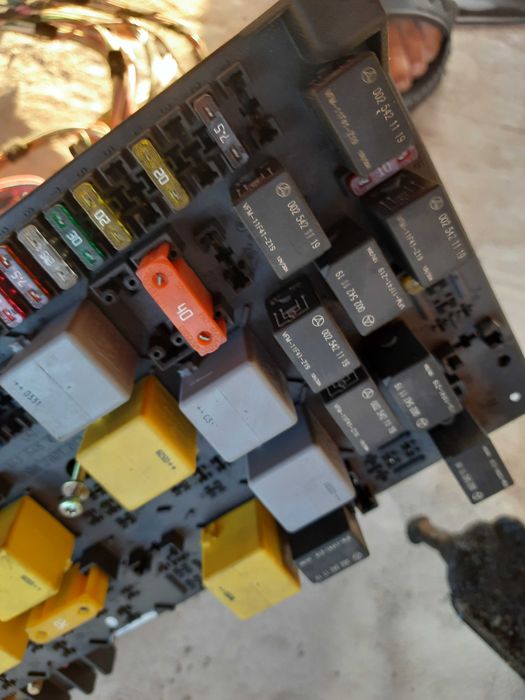 Блок запобіжників Мерседес МЛ w163 ML270 cdi дизель 2003 рік