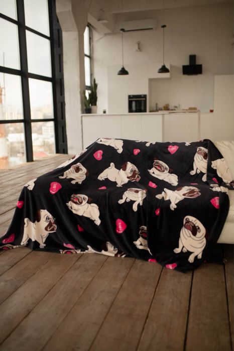 Плед Мопс. Пледы с собаками.