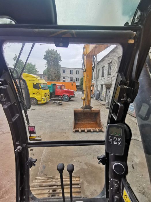 Гусеничный экскаватор JCB JS 290