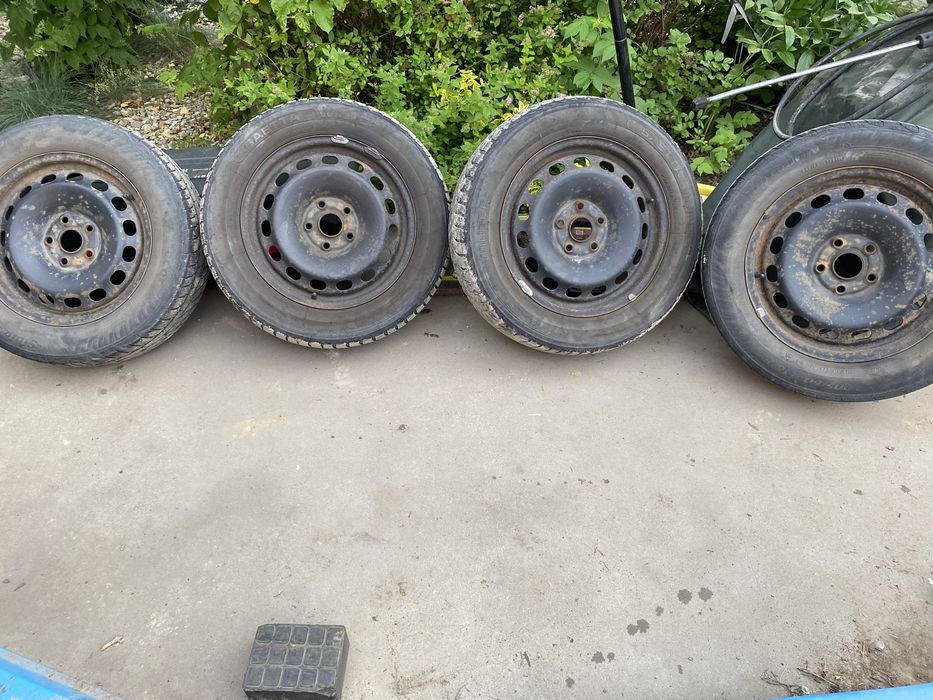 Felgi stalowe 16 cali 5x112 Audi z oponami zimowymi