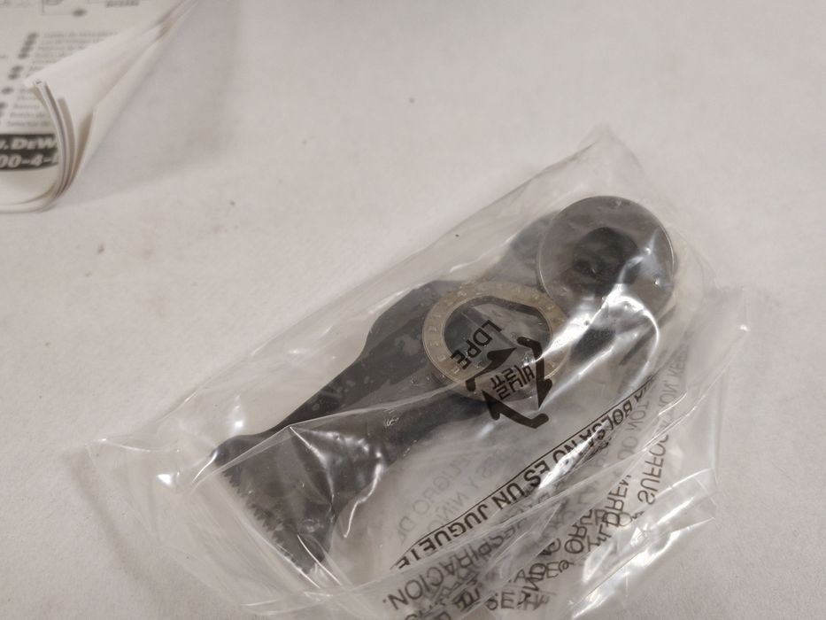 Оригінальний багатофункціональний інструмент мультитул DeWALT DCS356b