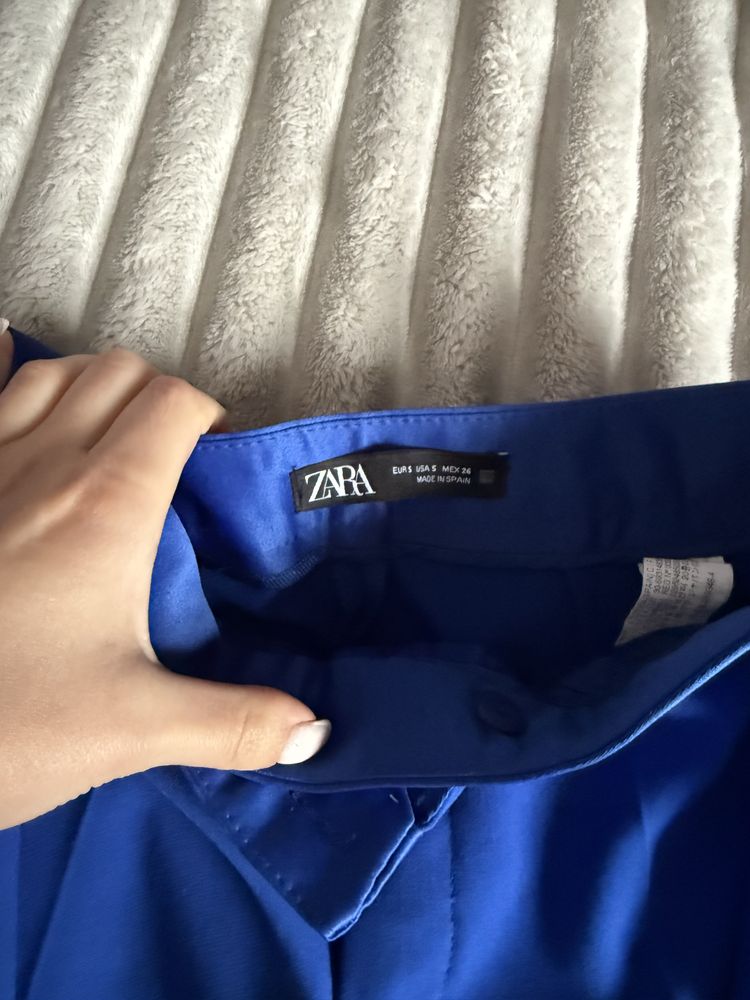 Продаю костюм Zara
